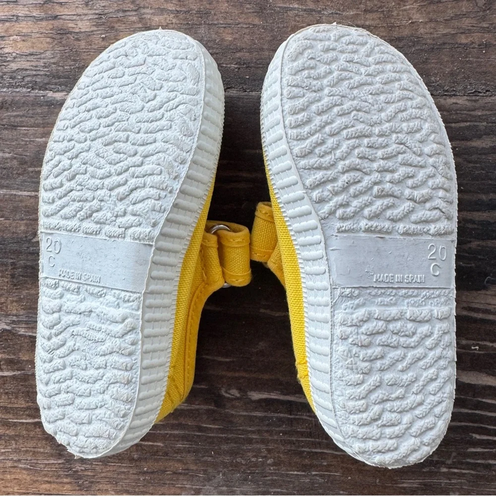 Cienta Canvas Yellow and White Mary Jane Shoe - Picture 10 of 10